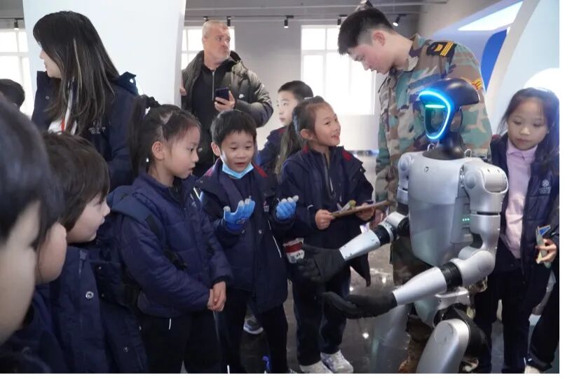 Primary Tech Day|小手触碰未来科技:肯思小学特色研学体验 Primary Tech Day|小手触碰未来科技:肯思小学特色研学体验
