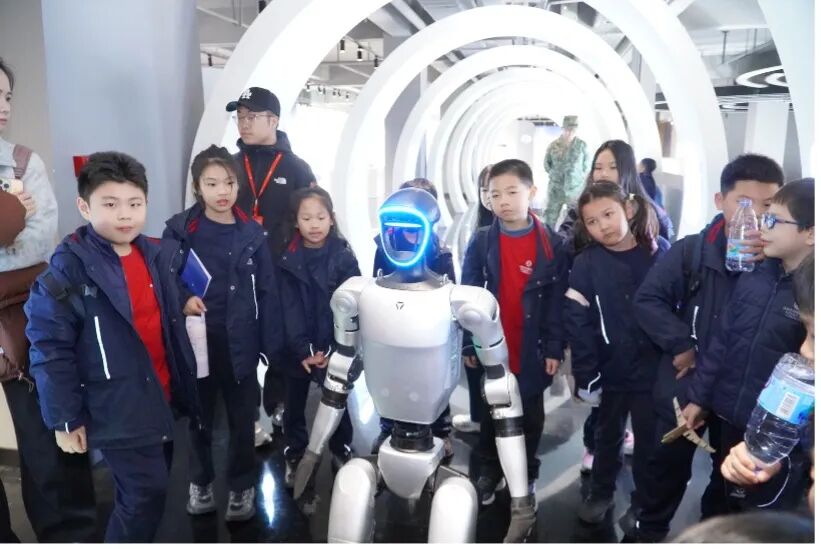 Primary Tech Day|小手触碰未来科技:肯思小学特色研学体验 Primary Tech Day|小手触碰未来科技:肯思小学特色研学体验