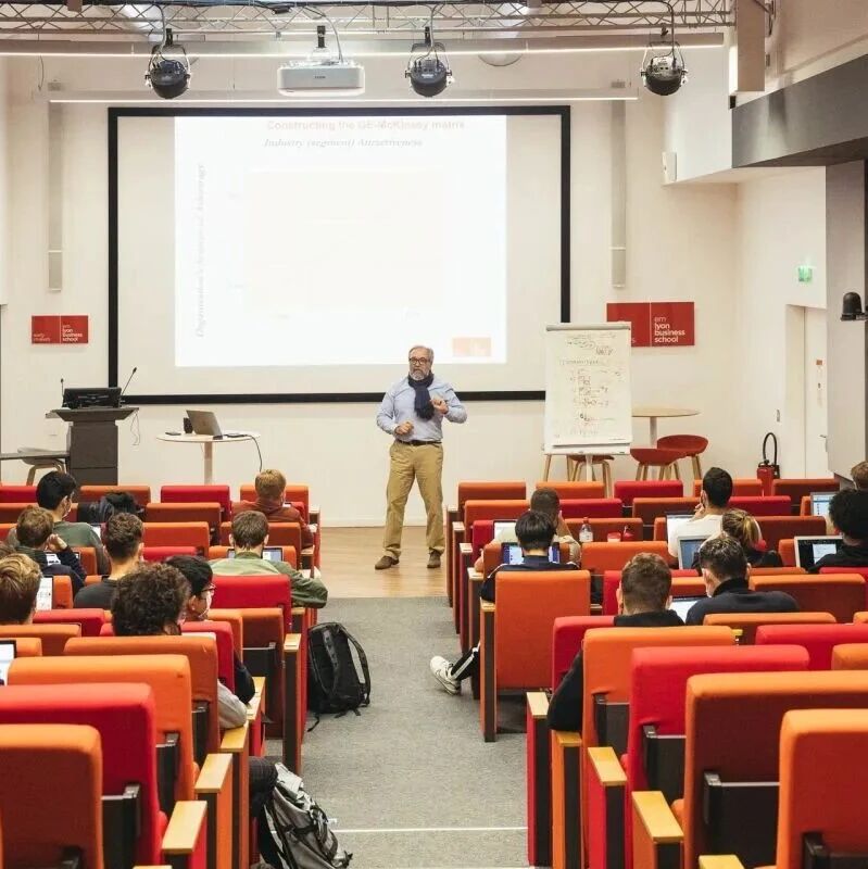 EMLYON里昂高商1/2年制英授硕士：数字营销与数据分析（国家文凭）-  巴黎校区