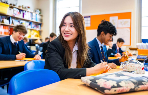 最小9岁可寄宿!九大公学自营夏校,生物化学足球等多种主题课程! 最小9岁可寄宿!九大公学自营夏校,生物化学足球等多种主题课程!