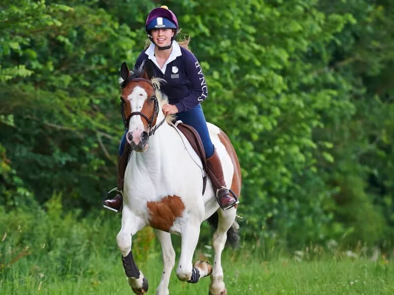 Stonar School|英国STEM强校,以专业马术课程闻名,开设独特的飞行俱乐部 Stonar School|英国STEM强校,以专业马术课程闻名,开设独特的飞行俱乐部