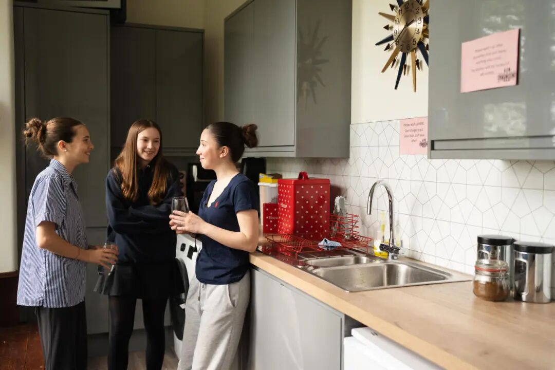 Sidcot School|全英最佳马术运动名校之一,AL/IB双体系,科学、数学和创意艺术享盛誉 Sidcot School|全英最佳马术运动名校之一,AL/IB双体系,科学、数学和创意艺术享盛誉