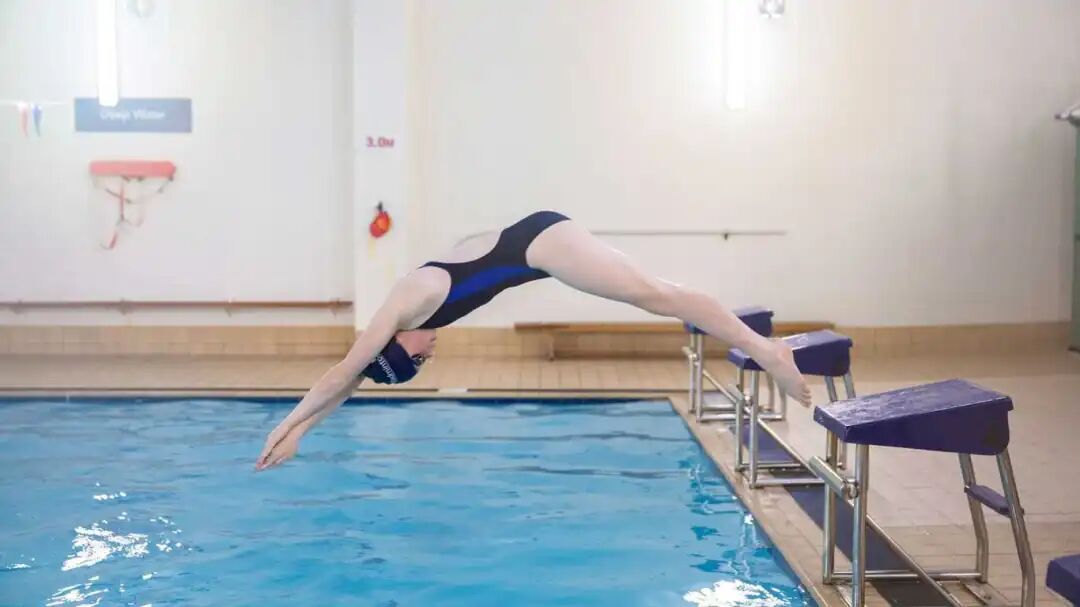 Badminton School | 英国十佳女校之一，学术与音乐并重，走出了印度首位女总理，金球奖影后