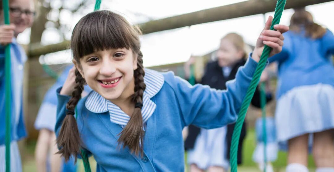 Badminton School | 英国十佳女校之一，学术与音乐并重，走出了印度首位女总理，金球奖影后