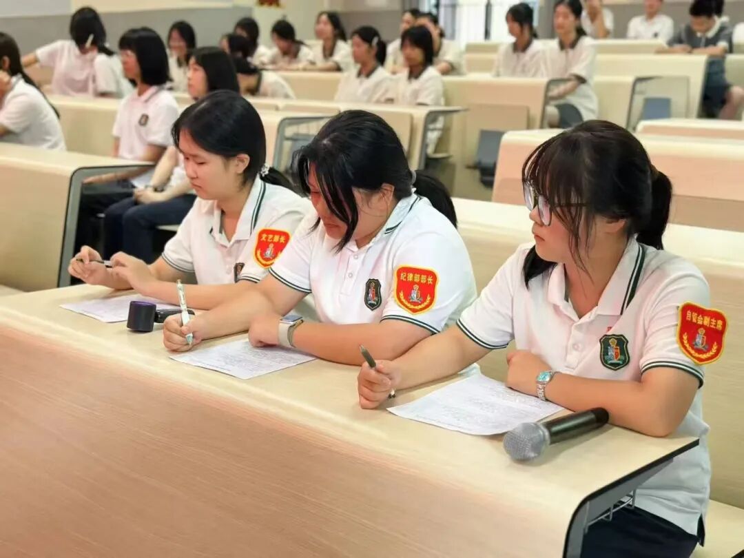 校园逐光,步履生花丨行中学子的蜕变与闪光 校园逐光,步履生花丨行中学子的蜕变与闪光