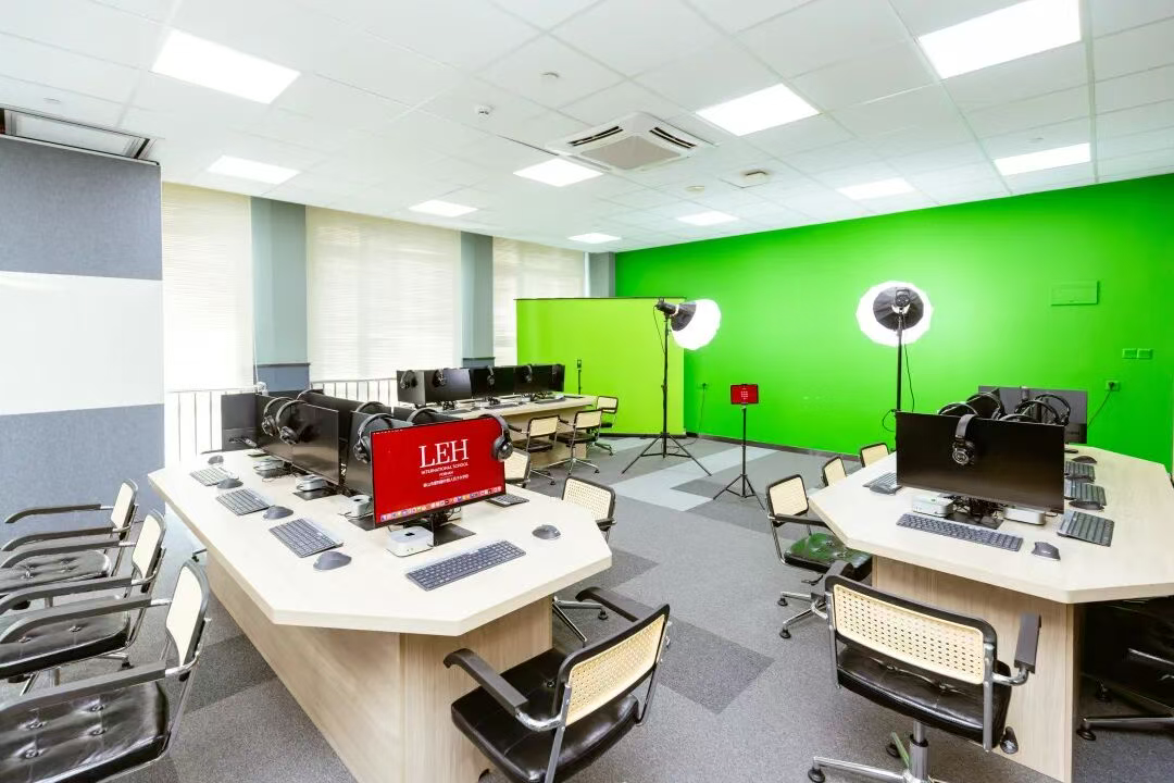 佛山市霍利斯外籍人员子女学校：90%英籍教师、顶配校园设施