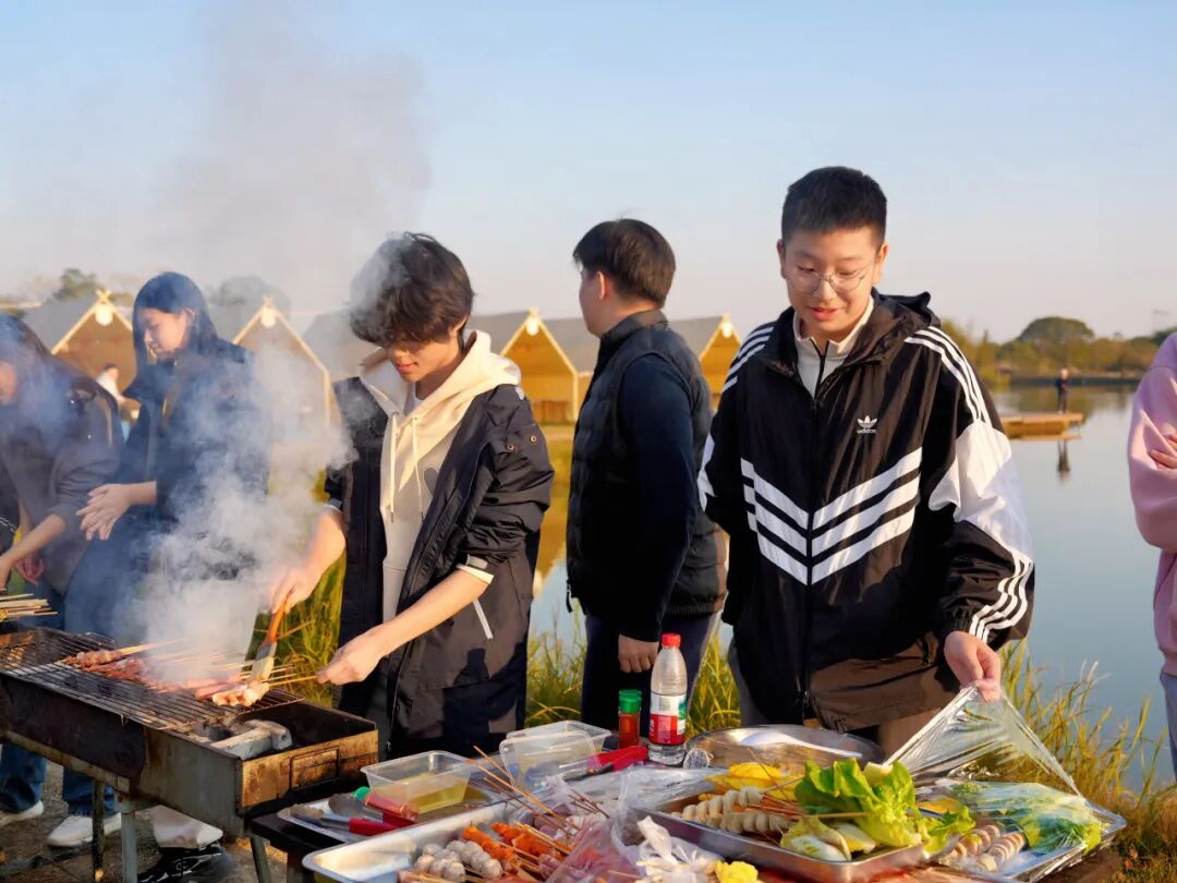 上海籽奥高中2025秋季研学活动圆满落幕:以行践知,向秋而行 上海籽奥高中2025秋季研学活动圆满落幕:以行践知,向秋而行