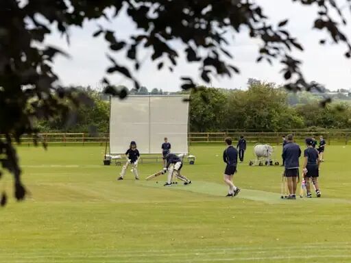 Stonar School|英国STEM强校,以专业马术课程闻名,开设独特的飞行俱乐部 Stonar School|英国STEM强校,以专业马术课程闻名,开设独特的飞行俱乐部