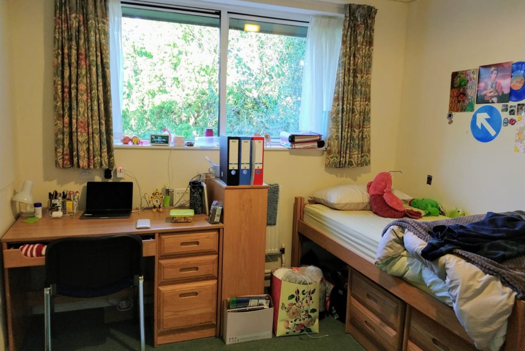 Badminton School | 英国十佳女校之一，学术与音乐并重，走出了印度首位女总理，金球奖影后