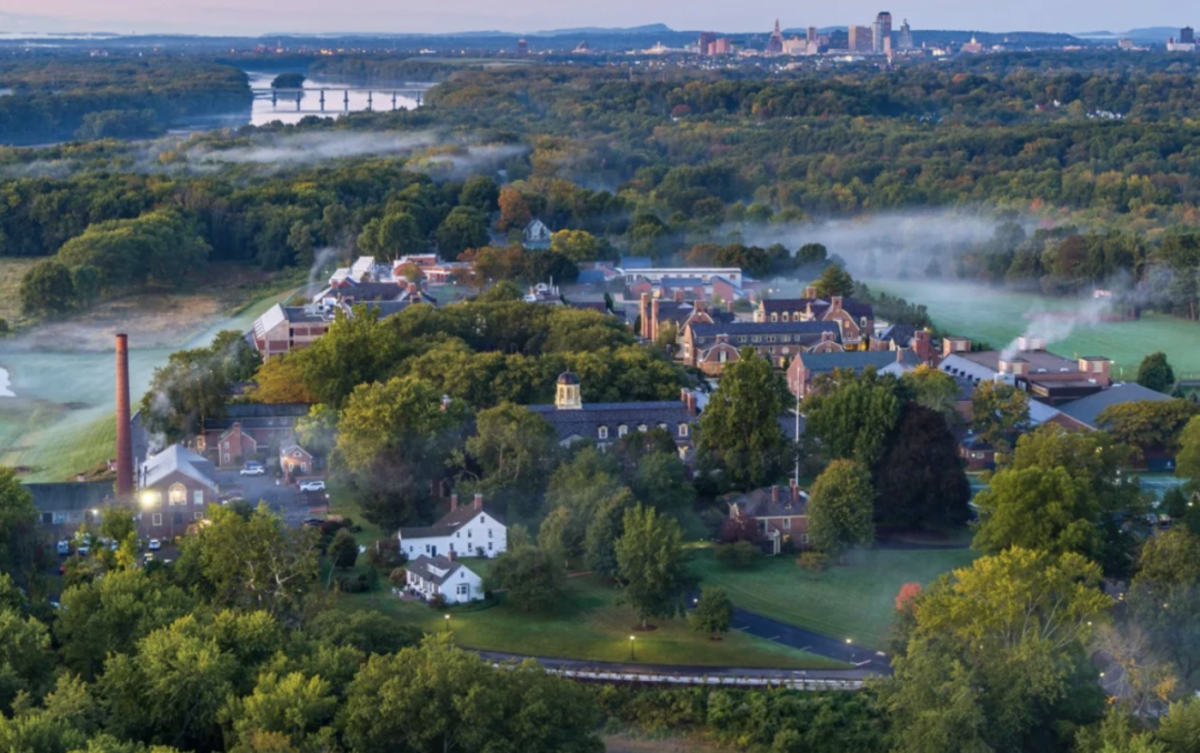 2026｜美高十校联盟成员，创意写作全美第一，鲁米斯查菲夏校已开申！