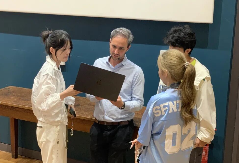 左手LSE，右手剑桥：LSE经济学挑战将两大顶尖名校学术体验收入囊中