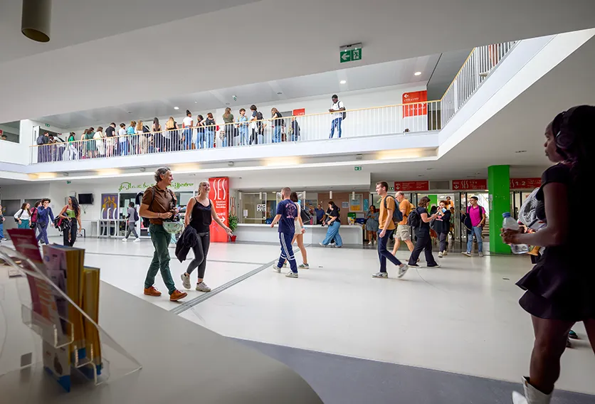 最新消息!巴黎第一大学提高部分外国学生本硕阶段注册费!上涨16倍! 最新消息!巴黎第一大学提高部分外国学生本硕阶段注册费!上涨16倍!