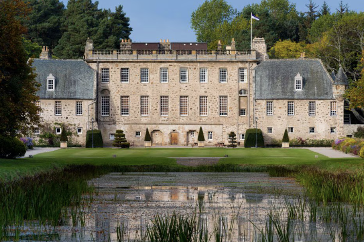 2025/26 最贵英国私校 Top 10：全面涨价后的最新天花板，到底贵在哪里？