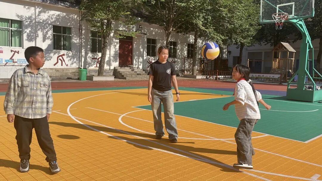 数字之桥,情暖林山——记耀中浦西学子衢州支教行 数字之桥,情暖林山——记耀中浦西学子衢州支教行