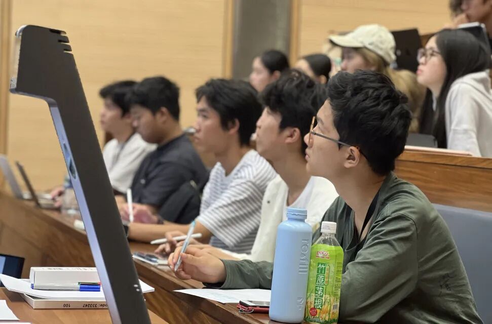 左手LSE，右手剑桥：LSE经济学挑战将两大顶尖名校学术体验收入囊中