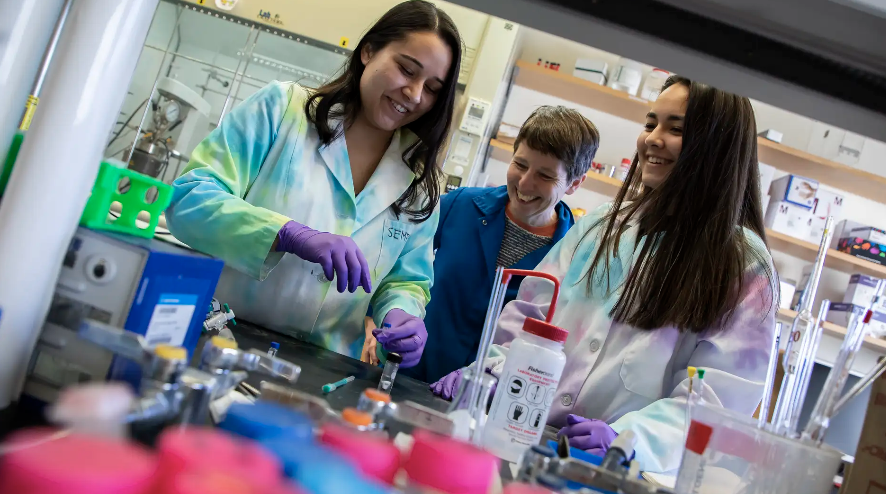 2026｜永远相信女性的力量，巴纳德女性领导力夏校，正式开放申请！