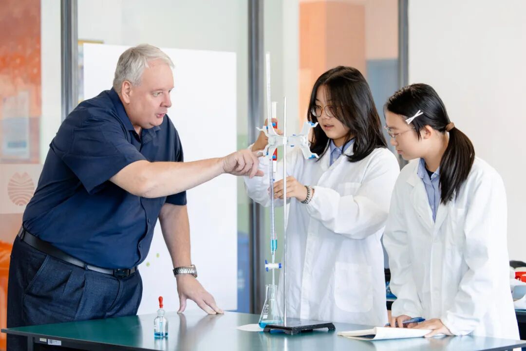 临港耀华高中升学咨询会圆满落幕，助力学子逐梦世界名校