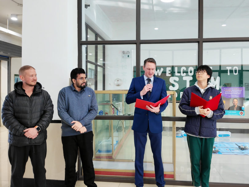 上海枫叶双语学校科学展暨STEM空间启用仪式 上海枫叶双语学校科学展暨STEM空间启用仪式