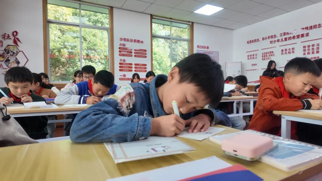 数字之桥,情暖林山——记耀中浦西学子衢州支教行 数字之桥,情暖林山——记耀中浦西学子衢州支教行