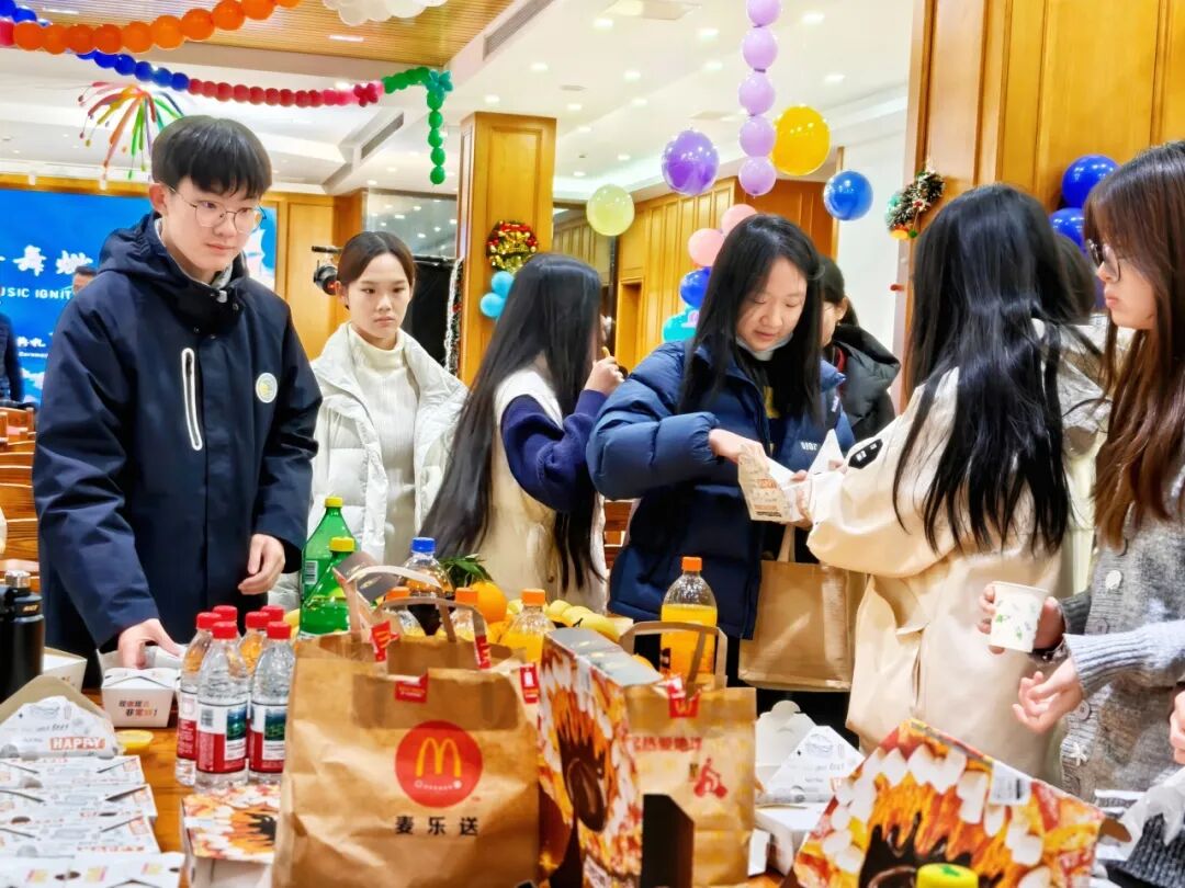 音舞燃情，毕业序章——上海凯文英领学校毕业典礼暨新年音乐会