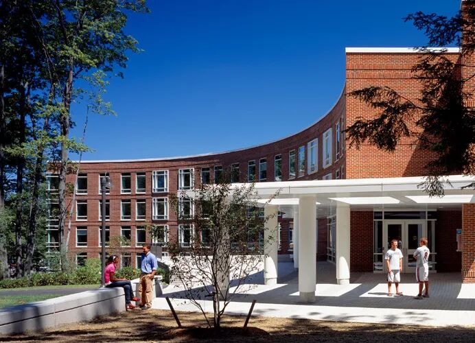 想就读经济商科，你不能错过这些夏校！