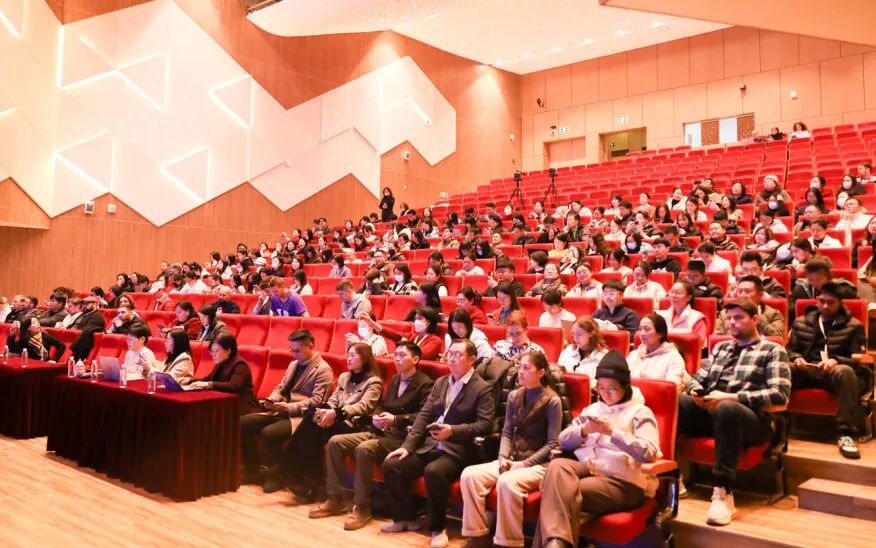 智能体浪潮来袭!上海安生学校如何接招? 智能体浪潮来袭!上海安生学校如何接招?