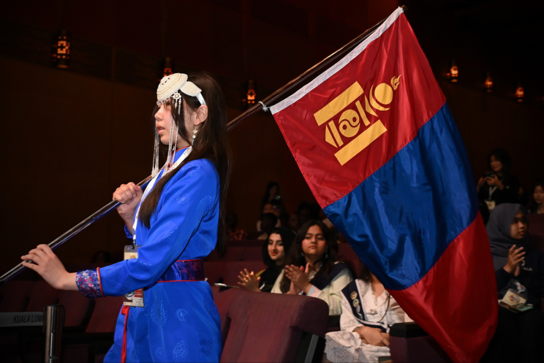 羊驼Pwaarty由此进！2026世界学者杯全球轮上海站火热报名中！全新主题带你玩转世界学者杯，更有羊驼玩偶等你来认领！