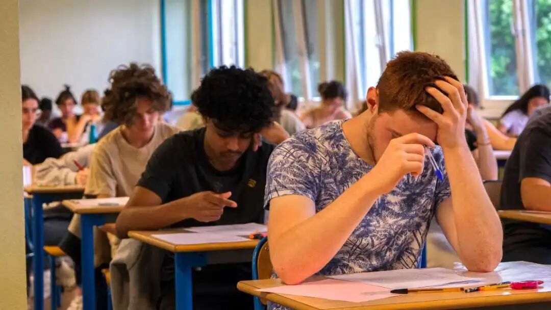 法国留学福利“塌房”：非欧盟学生普惠房补终结！