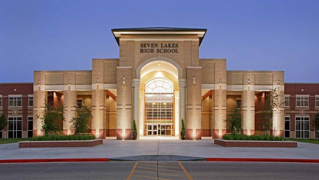 美国公立校 | Seven Lakes High School