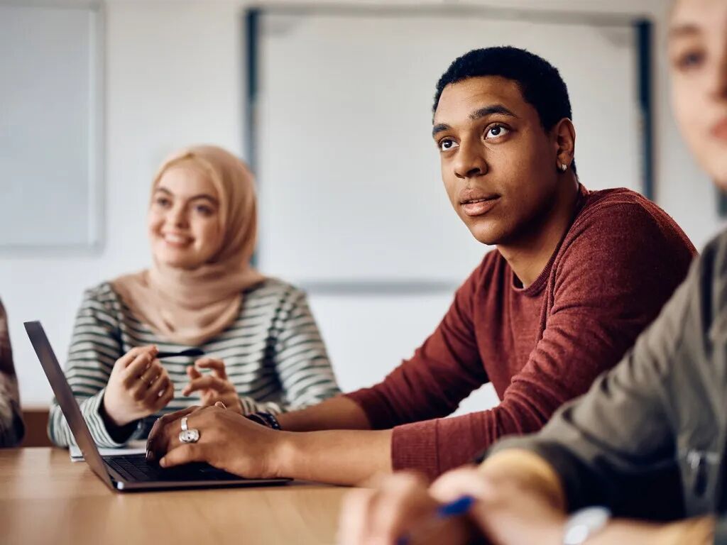 法国留学福利“塌房”：非欧盟学生普惠房补终结！