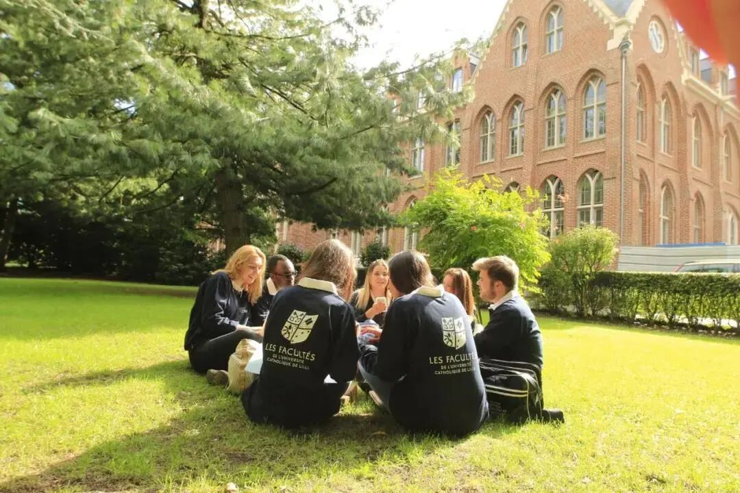 法媒评选法国最美高校！法国人心中最美的大学Top 10究竟是哪所？