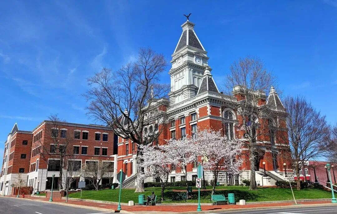 美本转学的“潜规则”：读懂门槛与偏好，才能拿到真正的入场券