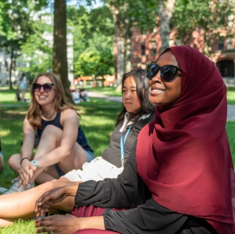 2026哈佛夏校开启申请！沉浸式体验常春藤教育，解锁青年领袖力！