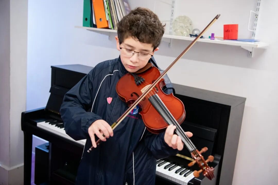 Knightsbridge School | 伦敦顶尖预备小学,全方位语言支持与学术成长摇篮 Knightsbridge School | 伦敦顶尖预备小学,全方位语言支持与学术成长摇篮