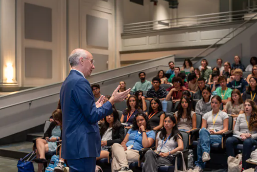 2026哈佛夏校开启申请！沉浸式体验常春藤教育，解锁青年领袖力！