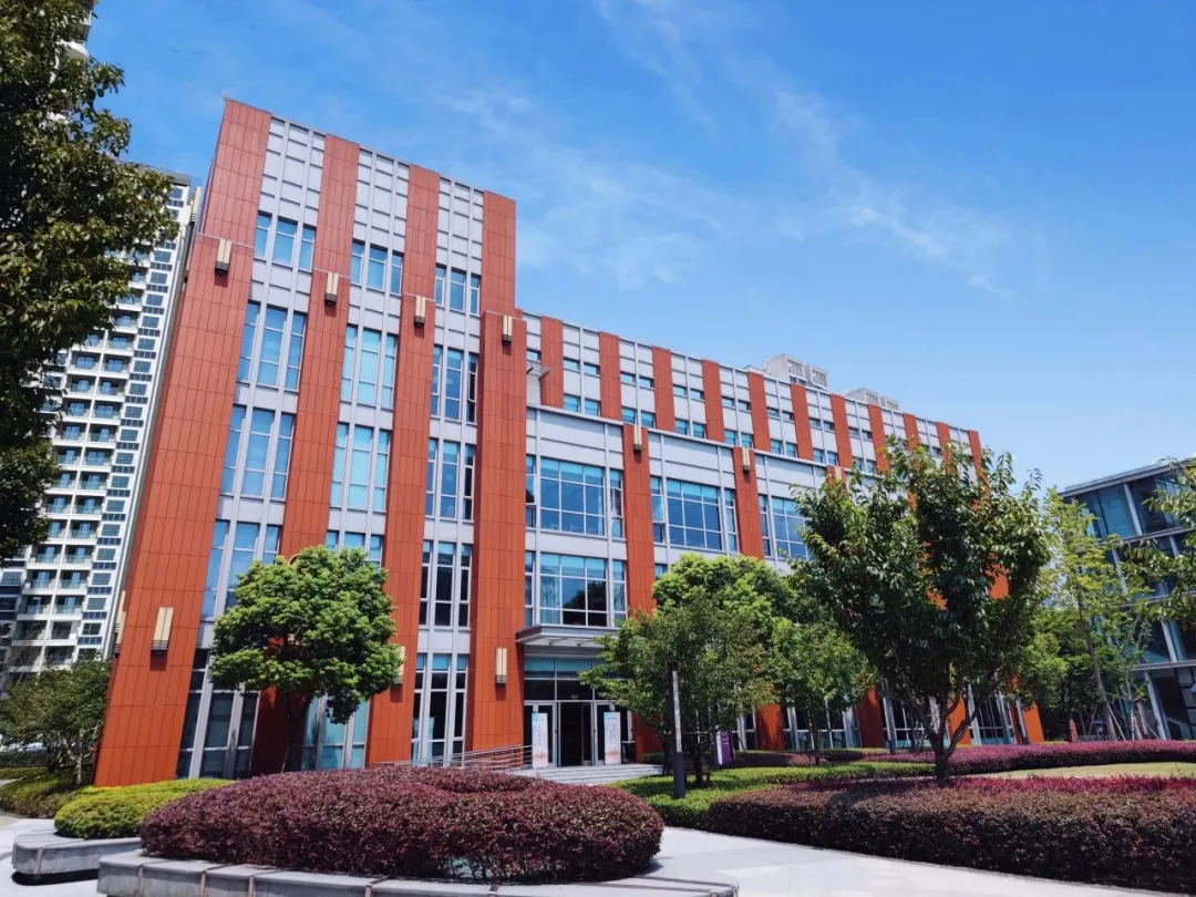 上海闵行国际学校|圣华紫竹学院2026秋招首场开放日报名，涵盖A- level、AP、日高EJU等课程！