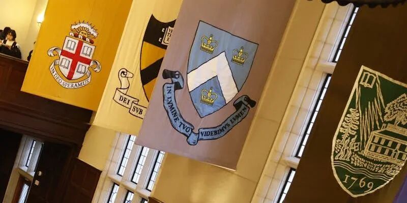 美国大学校长薪酬榜：这223份“工资单”，信息量有点大