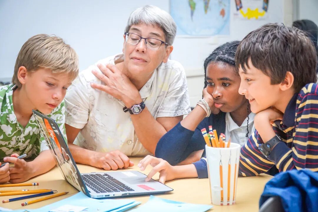 夏校挤满了中国娃？看不到中国人的美国夏校到底在哪里？