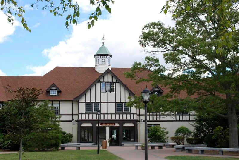 夏校挤满了中国娃？看不到中国人的美国夏校到底在哪里？