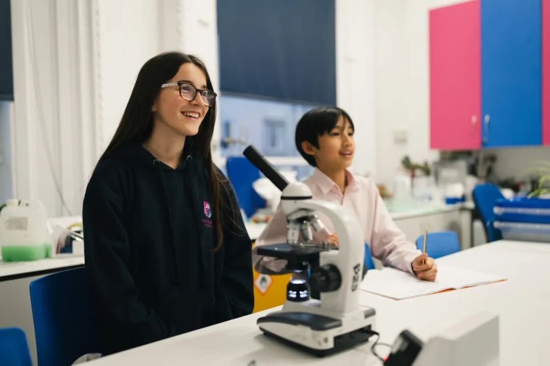 Knightsbridge School | 伦敦顶尖预备小学,全方位语言支持与学术成长摇篮 Knightsbridge School | 伦敦顶尖预备小学,全方位语言支持与学术成长摇篮