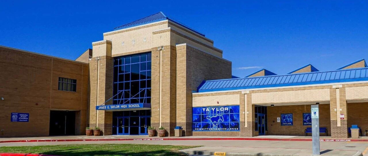 美国公立校 | James E. Taylor High School