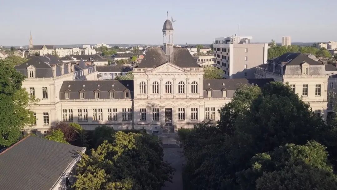 法媒评选法国最美高校！法国人心中最美的大学Top 10究竟是哪所？