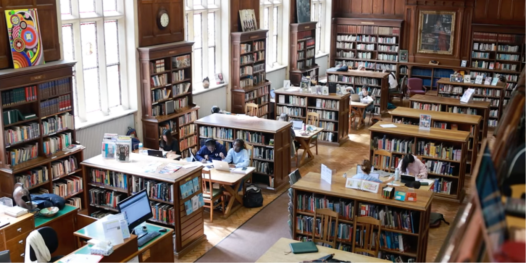 顶尖女校 CLC 的“寄宿作业制度”到底有多细？小爱拿到了官方 Prep 指南！