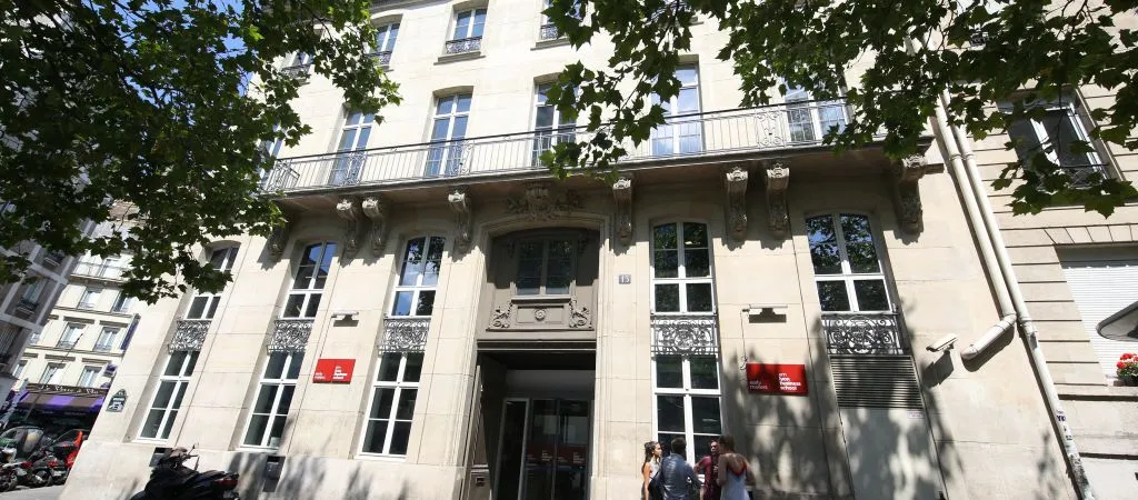 2026年EMLYON里昂高商夏校申请开放！全英授课！里昂/巴黎校区！