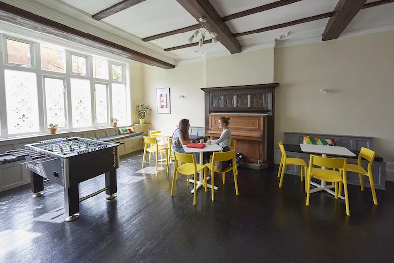 世界领先寄宿学校”的英国精英学府Earlscliffe 中学插班一学期才1万出头！