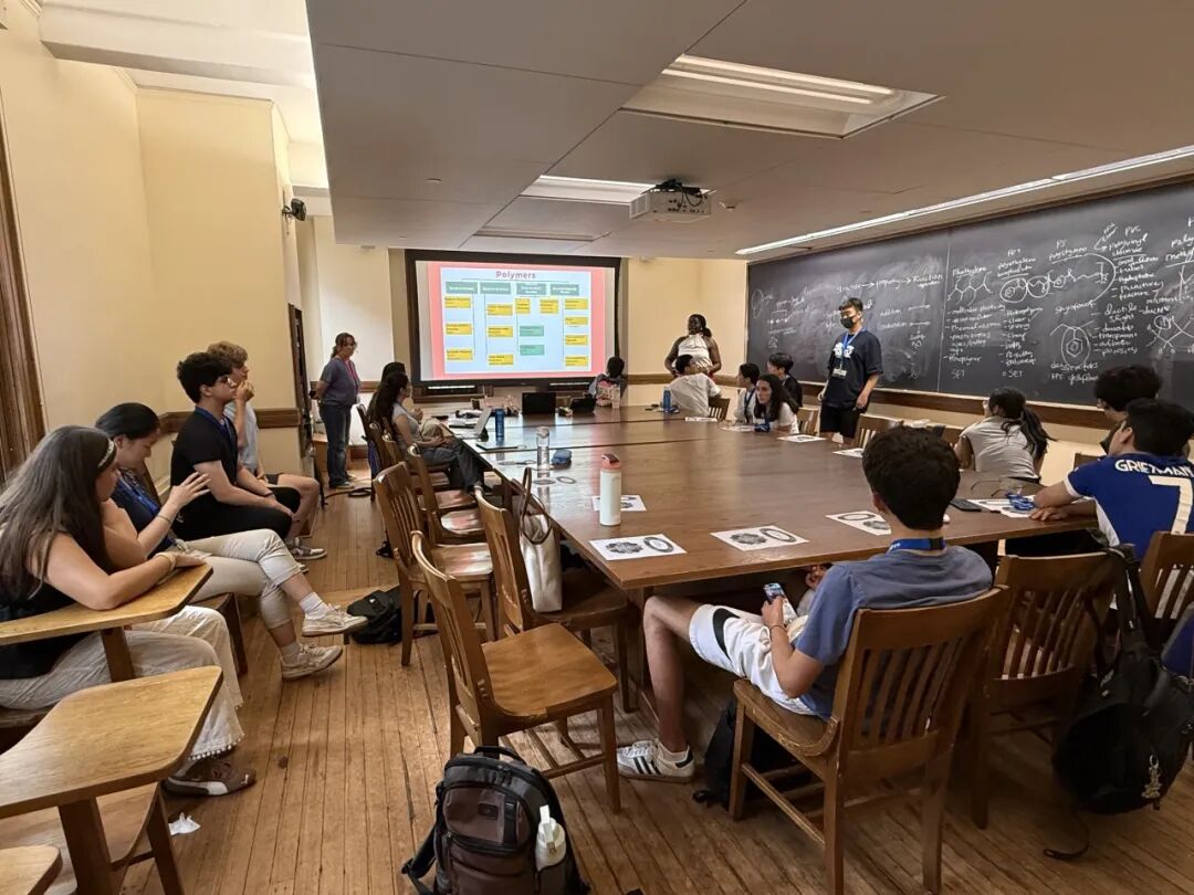 带队耶鲁夏校后我觉得这个夏校更适合这两类孩子(13-18岁)...