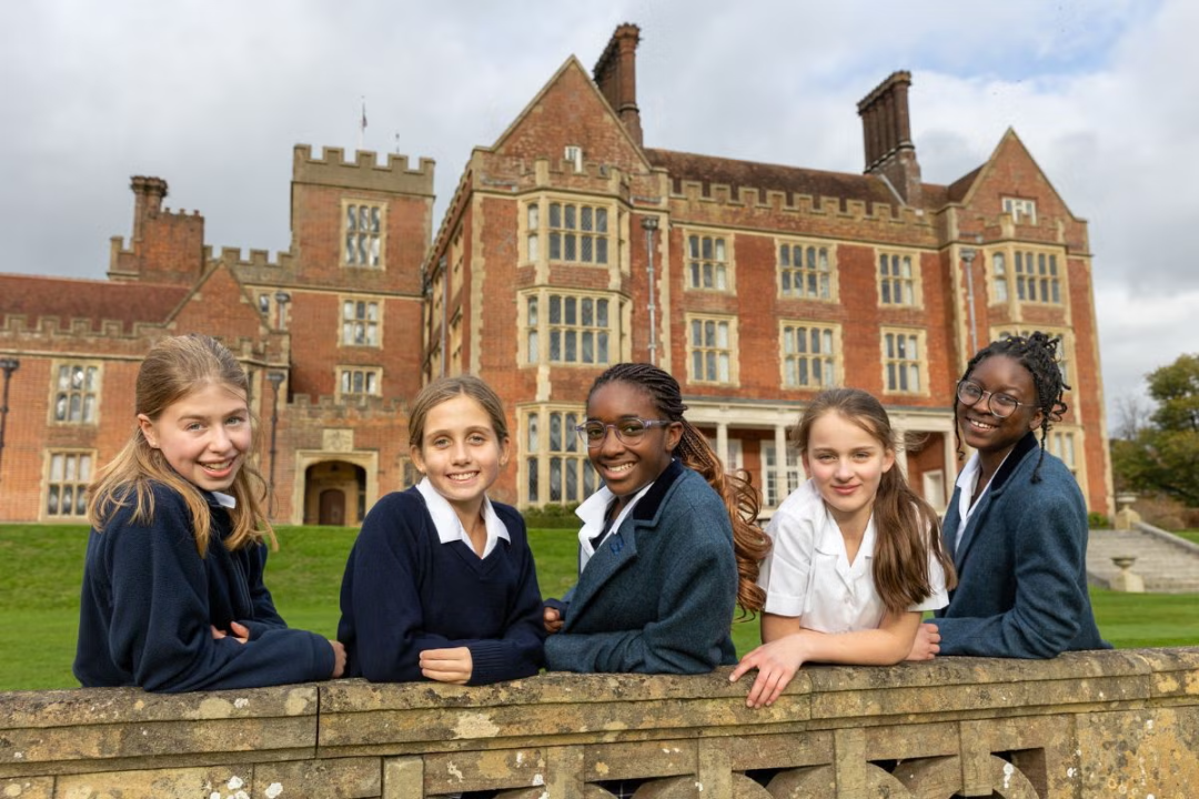 最受英国高净值圈层家庭追捧的私立学校是哪些？