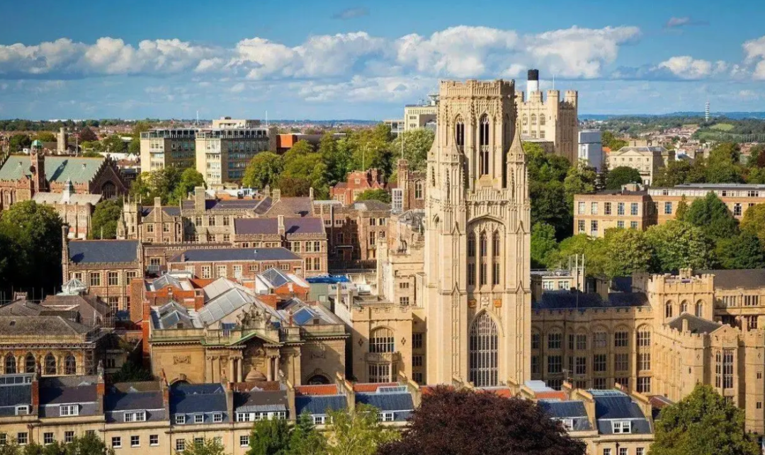 英国留学红利期实锤！录取率近70%，中国学生申请量破10年新高，26fall捡漏窗口已开！