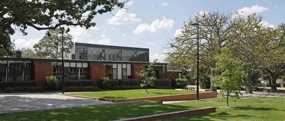 2026年澳洲精英中小学线上招生会：墨尔本顶级私立走读男女合校Kingswood College 金斯伍德学院