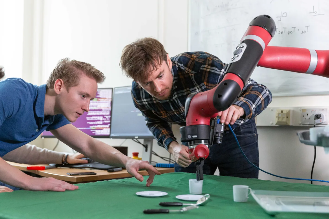 帝国理工2027申请“地震级”更新：AI新专业上线、医学门槛首涨、多专业加试ESAT